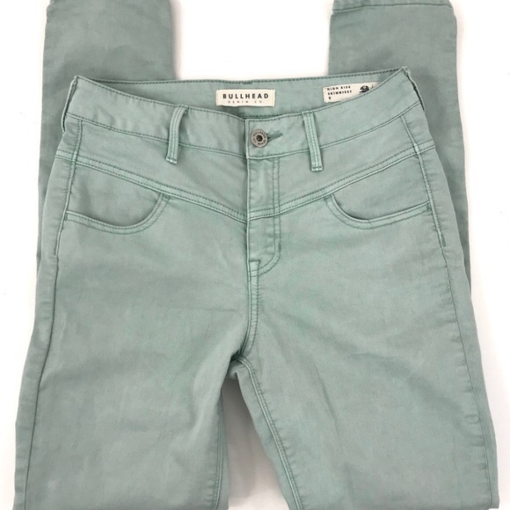 ✨Bundle 5 for $25 🏷
Bullhead High Rise Jeans Mint